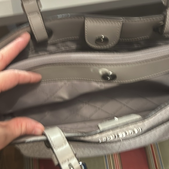 Micheal Kors Jet Set Commuter Tote - Picture 6 of 8